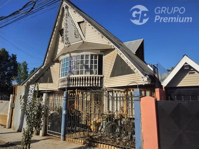 Casa en venta de 6 dorm. en Renca 142 m2 construido