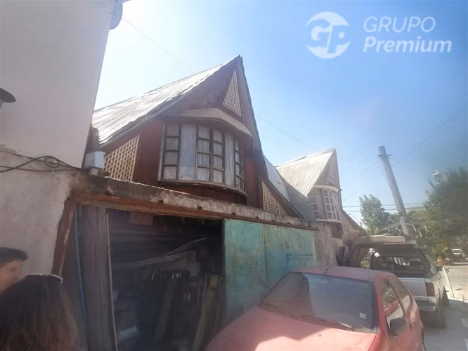 Casa en venta de 6 dorm. en Renca 142 m2 construido