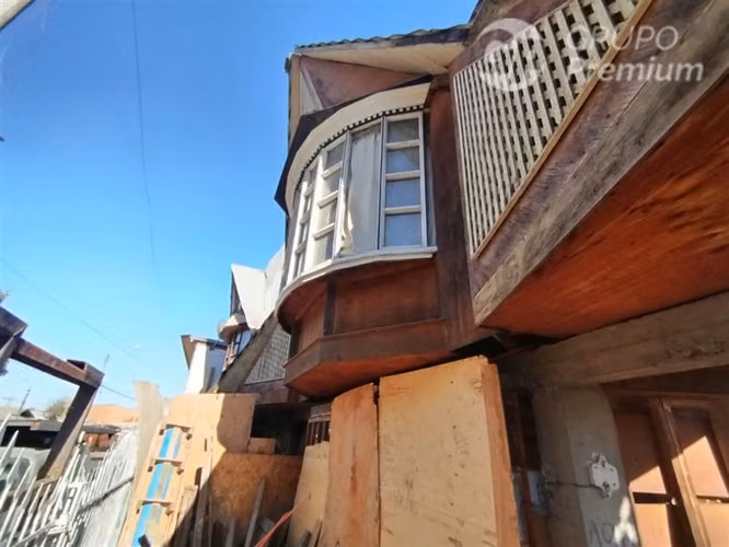 Casa en venta de 6 dorm. en Renca 142 m2 construido