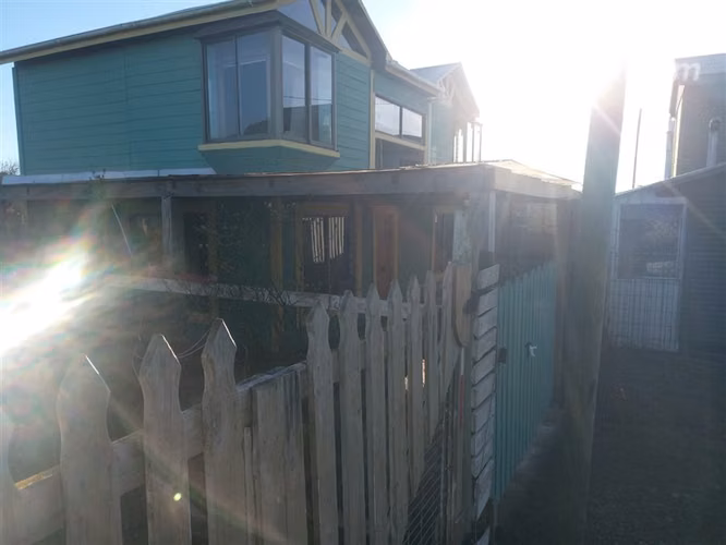 Amplia casa de 2 pisos en Venta, Sector Costero de Loanco