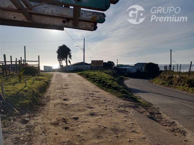 Amplia casa de 2 pisos en Venta, Sector Costero de Loanco