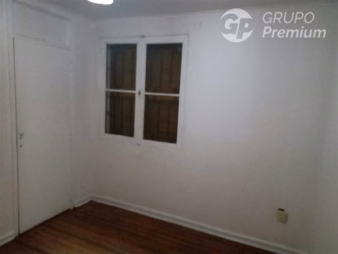 Casa en venta aislada de 4 dorm. en Macul