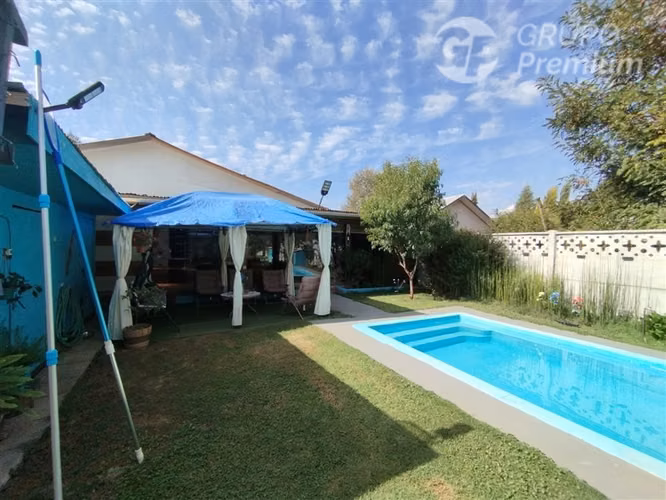 Casa en venta de 4 dorm. en Parral