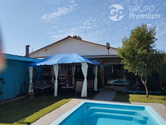 Casa en venta de 4 dorm. en Parral
