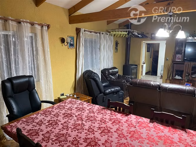 Casa de 140m2 en venta de 4 dorm. en Las Cabritas Calera