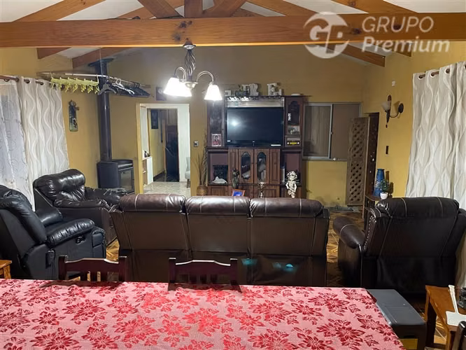 Casa de 140m2 en venta de 4 dorm. en Las Cabritas Calera