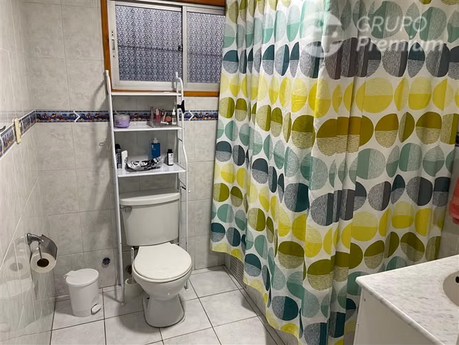 Casa de 140m2 en venta de 4 dorm. en Las Cabritas Calera