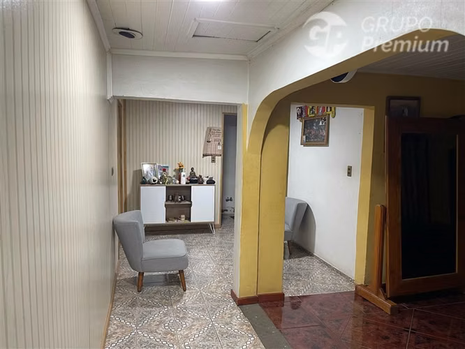 Casa de 140m2 en venta de 4 dorm. en Las Cabritas Calera