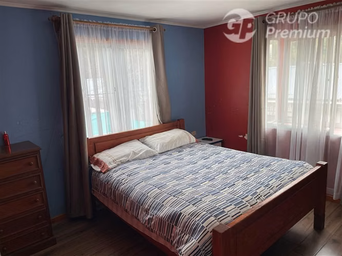 Casa de 140m2 en venta de 4 dorm. en Las Cabritas Calera