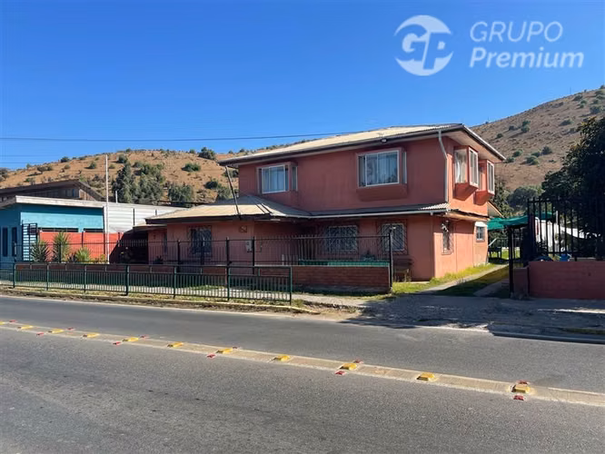 Casa de 140m2 en venta de 4 dorm. en Las Cabritas Calera