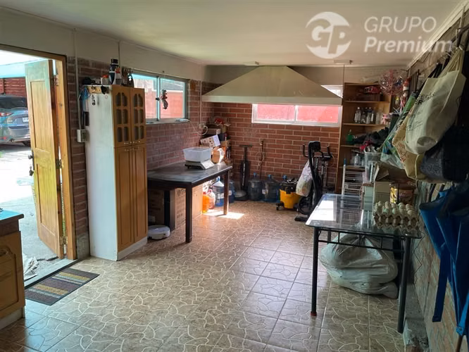 Casa de 140m2 en venta de 4 dorm. en Las Cabritas Calera