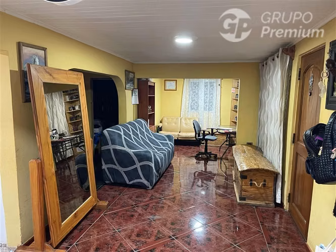 Casa de 140m2 en venta de 4 dorm. en Las Cabritas Calera