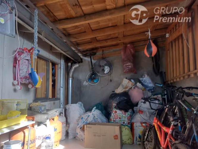 Casa en venta con local comercial en San Bernardo