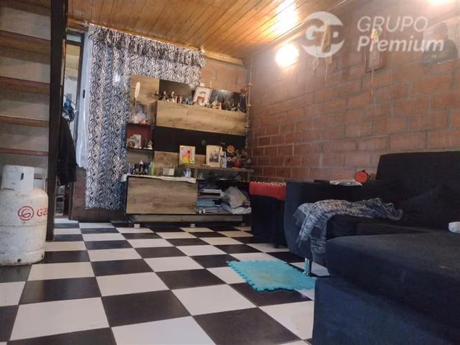Casa en venta con local comercial en San Bernardo