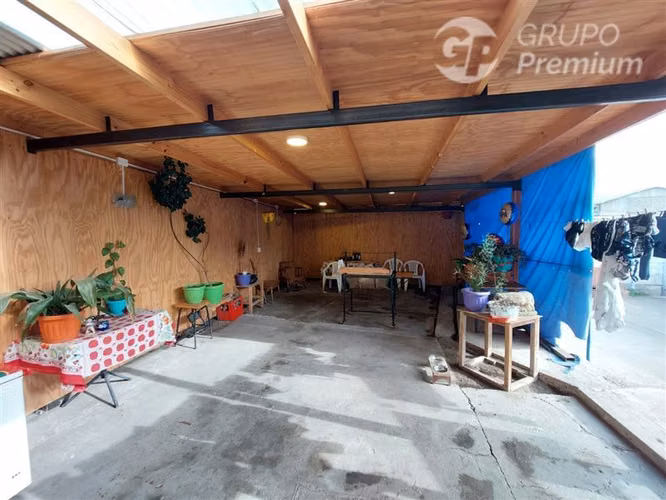 Casa de 2 pisos en venta de 4 dorm 2 baños en Calera