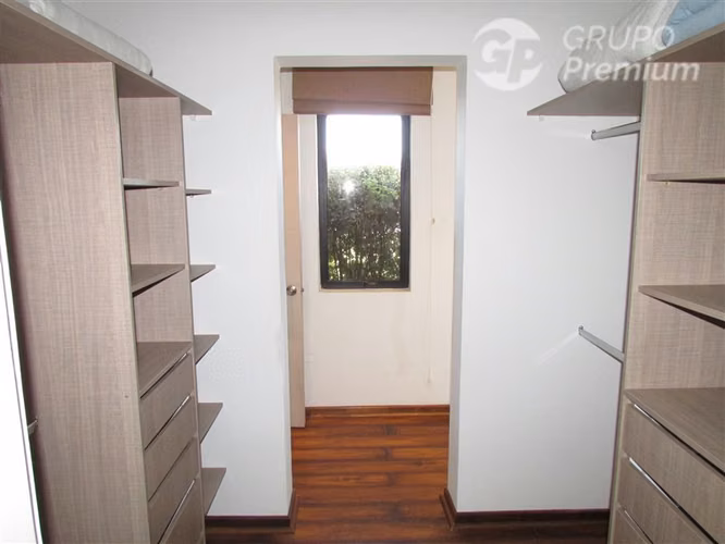 Espectacular Casa con piscina en venta en Quilpué