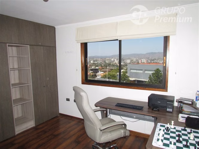 Espectacular Casa con piscina en venta en Quilpué