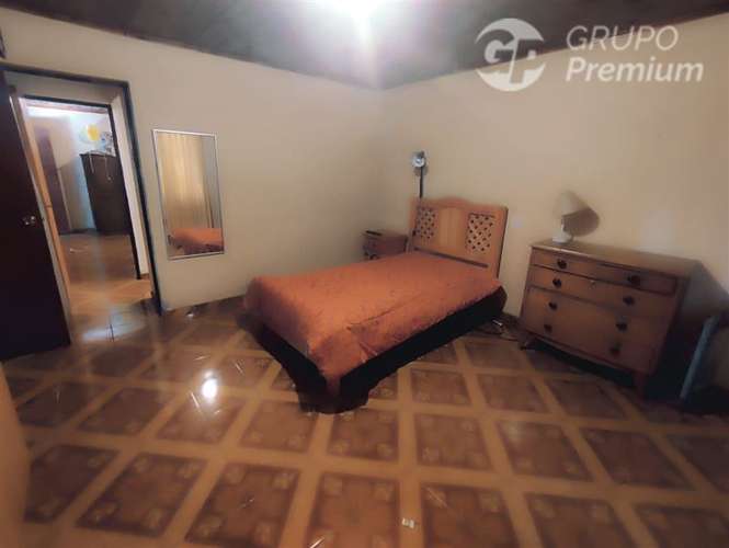 Amplia Propiedad con Potencial Comercial - Imagen 6