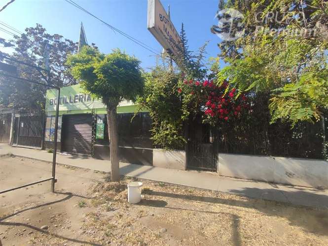 Amplia Propiedad con Potencial Comercial - Imagen 18