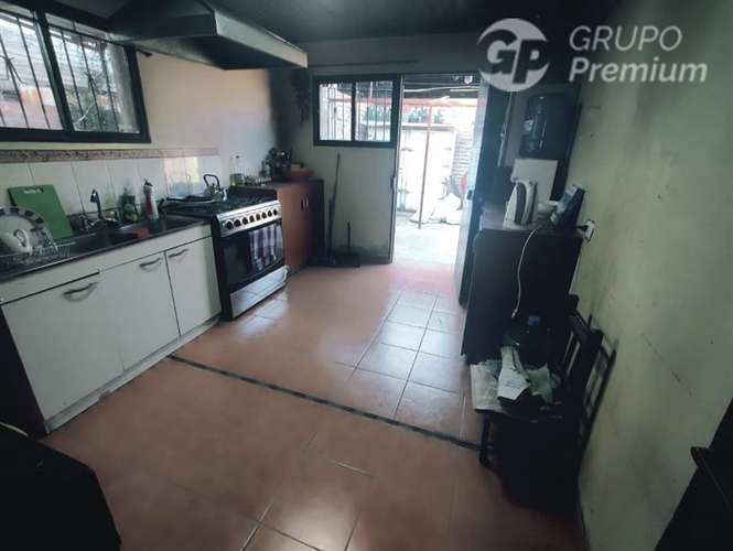 Amplia Propiedad con Potencial Comercial - Imagen 33