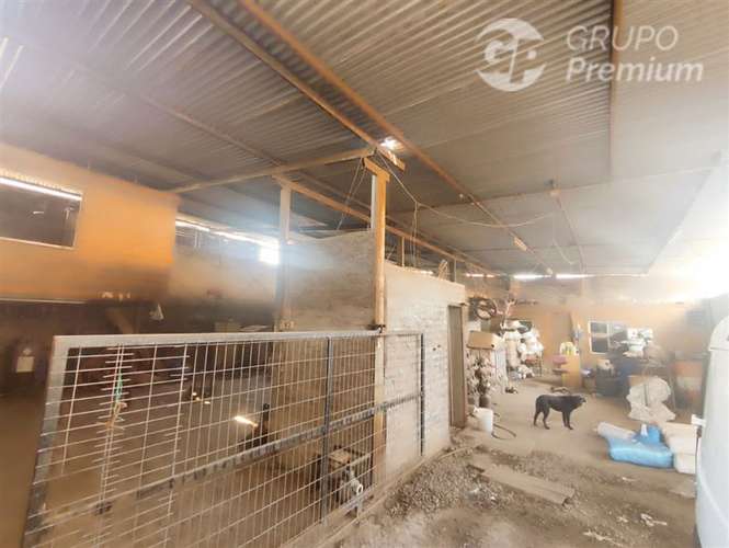 Amplia Propiedad con Potencial Comercial - Imagen 31