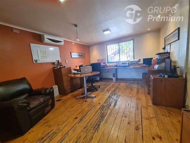 Casa en venta en La Cisterna uso habitacional u oficinas