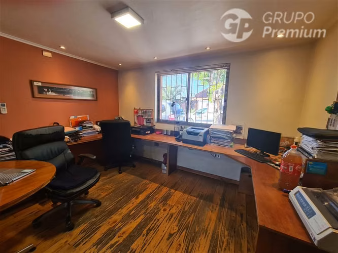 Casa en venta en La Cisterna uso habitacional u oficinas