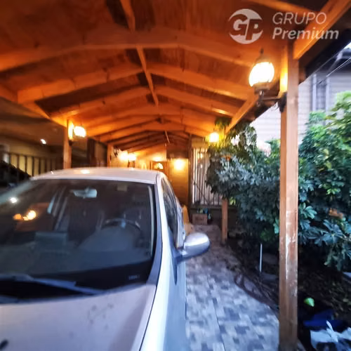 Hermosa Casa en Amplio terreno 260m2, 3D, 2B, TERRAZA