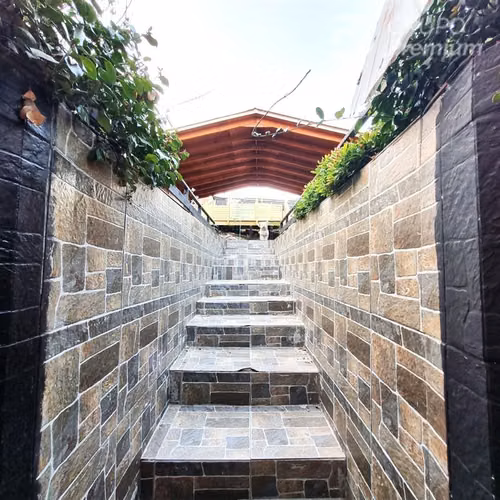 Hermosa Casa en Amplio terreno 260m2, 3D, 2B, TERRAZA