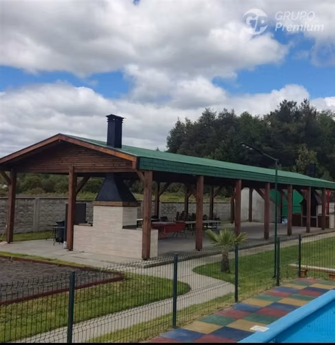 Vendo Complejo Turístico en Villarrica con gran potencial.
