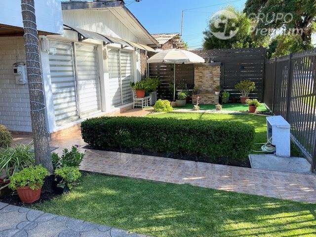 Casa venta 3d 1b 4est. en avenida principal en Peñaflor