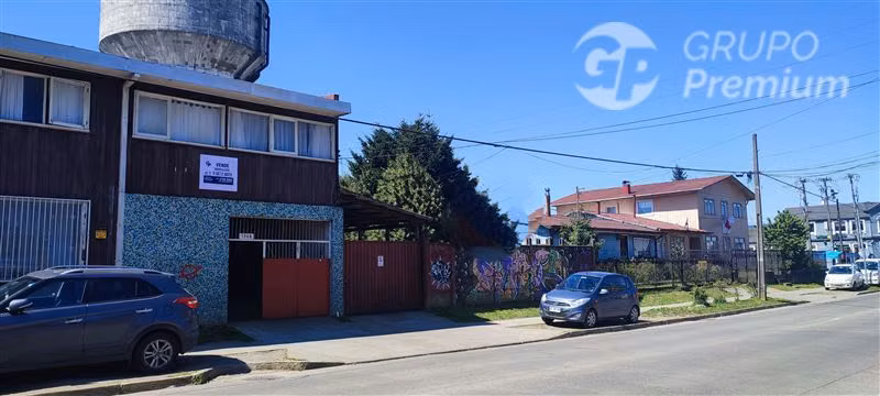 Se vende Propiedad calle Errázuriz con potencial comercial.