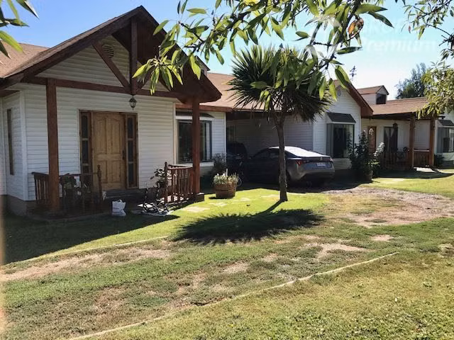 Parcela en venta Peñaflor con 2 casas piscina quincho 5D 4B