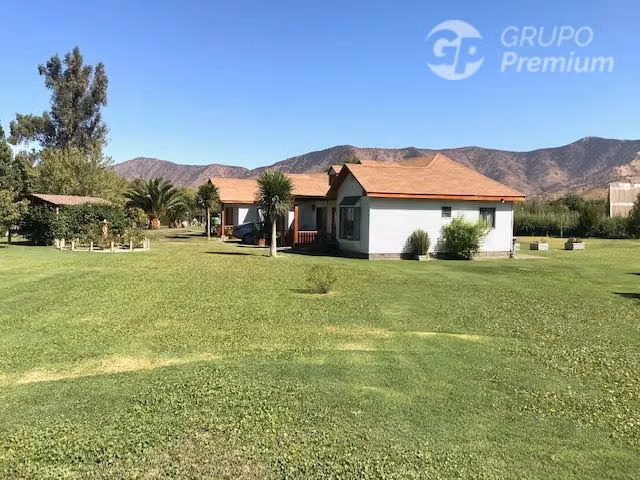 Parcela en venta Peñaflor con 2 casas piscina quincho 5D 4B