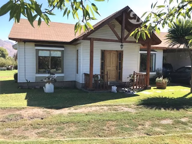 Parcela en venta Peñaflor con 2 casas piscina quincho 5D 4B