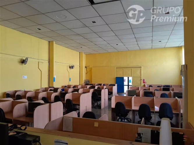 Industrial con 1365 m2 en venta en San Miguel