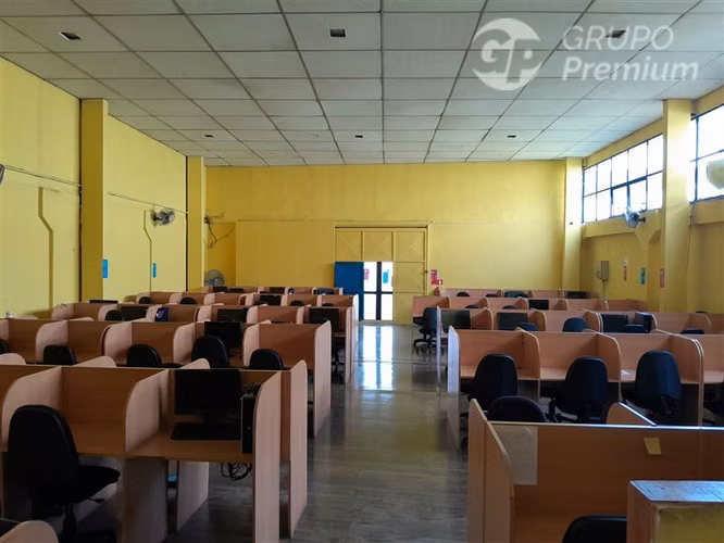 Industrial con 1365 m2 en venta en San Miguel