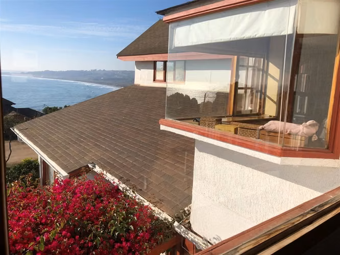 ESTUPENDA CASA CON VISTA AL MAR EN CONCÓN