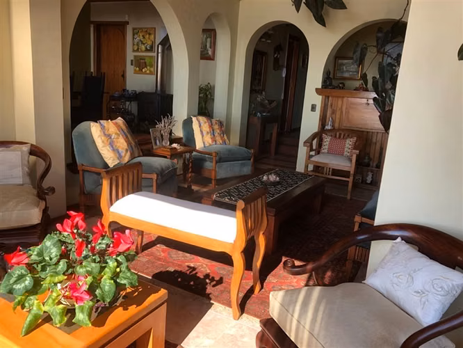 EXCELENTE OPORTUNIDAD ESTUPENDA CASA EN CONCÓN