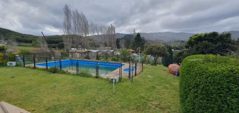 Hermosa Parcela con Casa, Piscinas, Quinchos y 4 Cabañas - Imagen 30