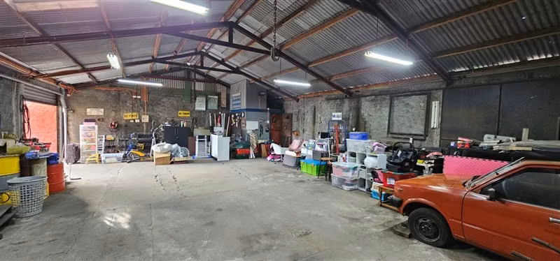 VENDO CASA EN TALCAHUANO, 4D/4B + GALPÓN DE USO COMERCIAL