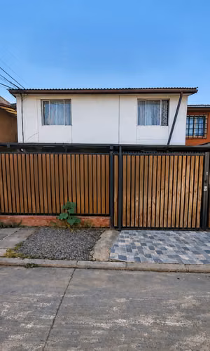 Casa 4 dormitorios y estacionamiento para 2 autos en Pudahuel Sur