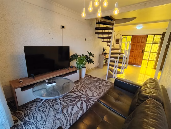 CASA Avenida San Jose de la Estrella con Donizetti - Imagen 2