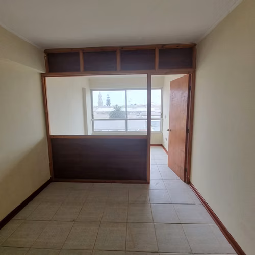 Oficina 48 en arriendo en Edificio Florencia, Centro de La Serena | 21 m², 2 Ambientes e Internet Incluido