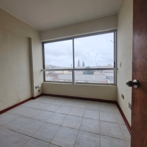 Oficina 48 en arriendo en Edificio Florencia, Centro de La Serena | 21 m², 2 Ambientes e Internet Incluido