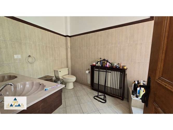 Nuevo Precio! Hermosa casa chilena con espectacular jardín aislado