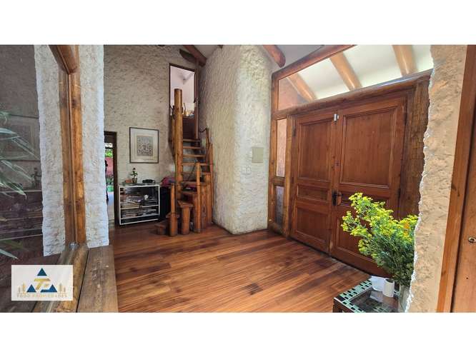 Nuevo Precio! Hermosa casa chilena con espectacular jardín aislado
