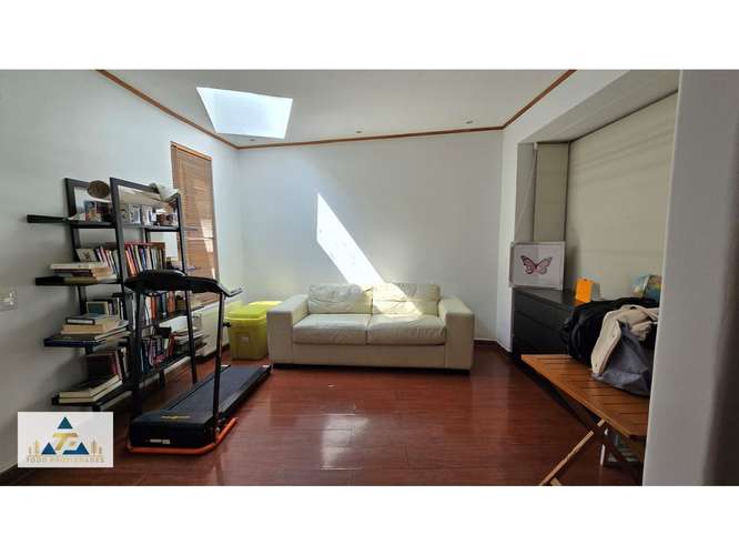 Nuevo Precio! Hermosa casa chilena con espectacular jardín aislado
