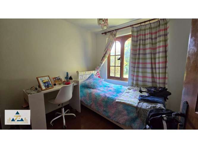 Nuevo Precio! Hermosa casa chilena con espectacular jardín aislado