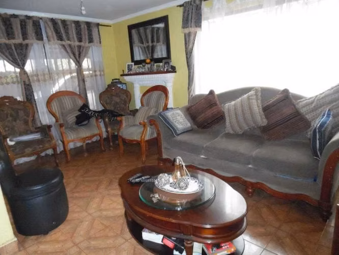 Casa grande y linda a pasos de autopista central